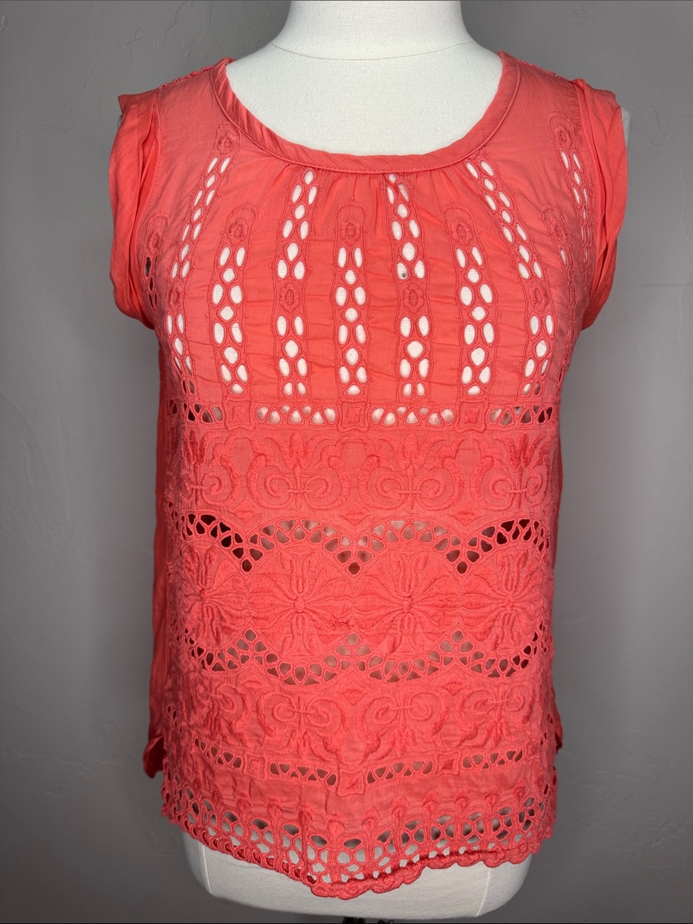 Women’s Coral Eyelet Lace Sleeveless Top